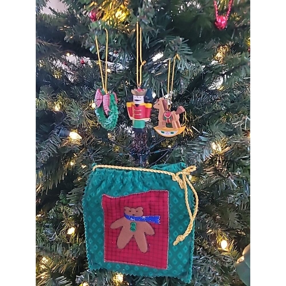 Avon Nostalgic Ornaments Pouch 3 pcs Christmas Tree Ornaments set